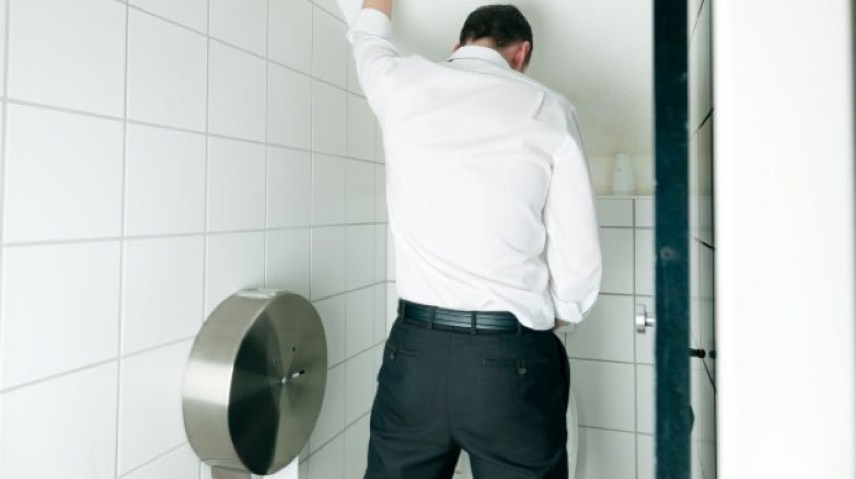 Symbolbild zum Schweizer Mietrecht: Deutschland: Stehpinkler erhält Mietkaution zurück